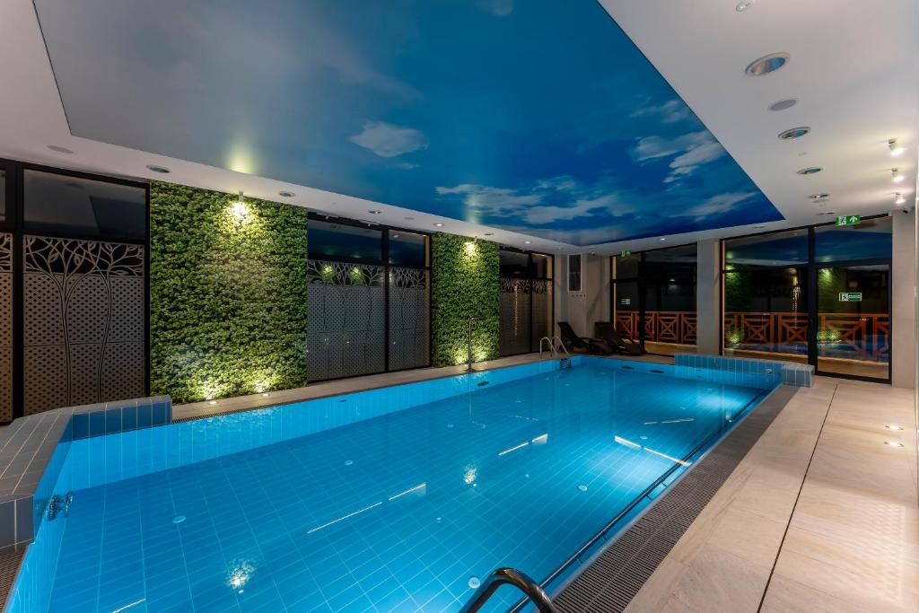 Aura Medical SPA Nałęczów z Kryty Basen