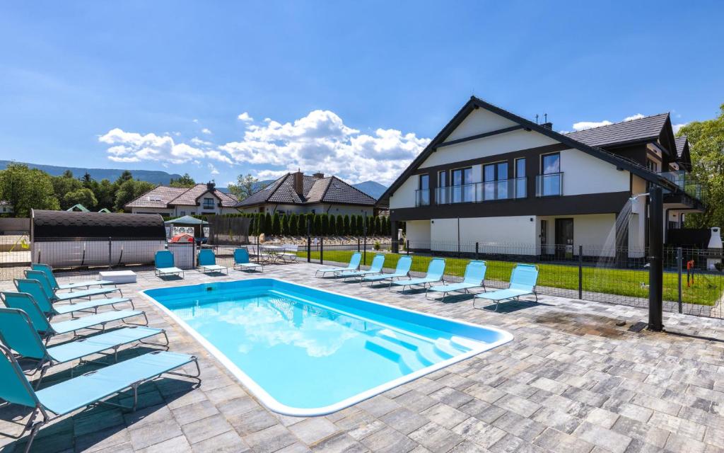 Basen Zewnętrzny Apartamenty EverySky Górskie Tarasy - Kwiatowa 7 Karpacz
