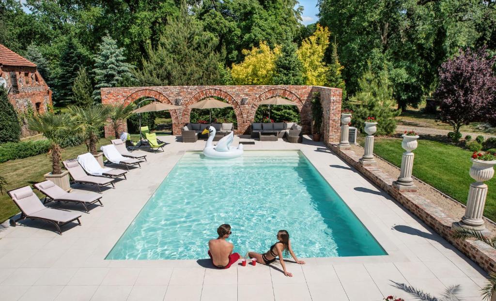Basen Zewnętrzny Żabi Dwór - HOTEL - RESTAURACJA - SPA Zielona Góra