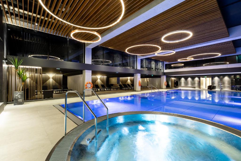 Hotel Meta Resort & Vine SPA Szczyrk z Kryty Basen