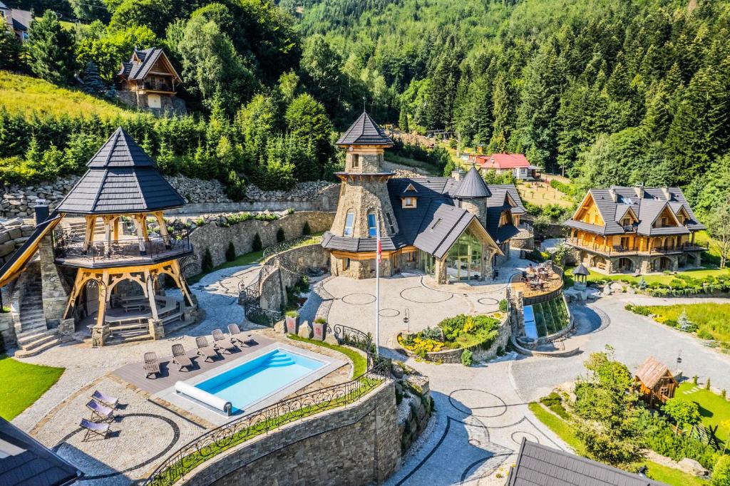 Krupówka Szczyrk - Baseny, SPA, Wellness, Restauracja z widokiem Szczyrk z Basen Zewnętrzny