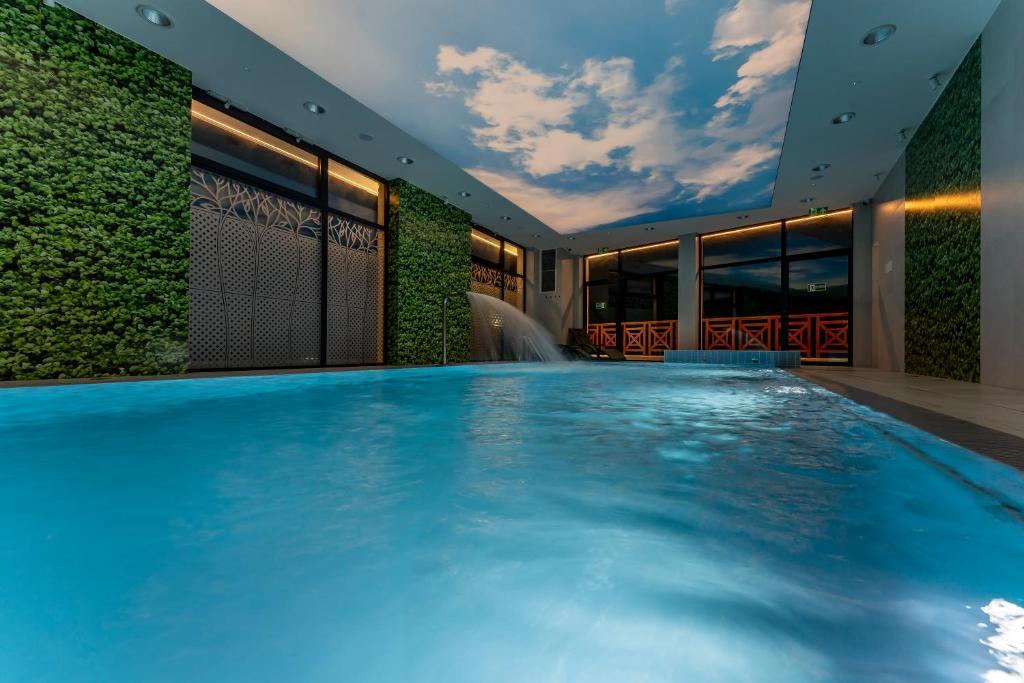 Kryty Basen Aura Medical SPA Nałęczów