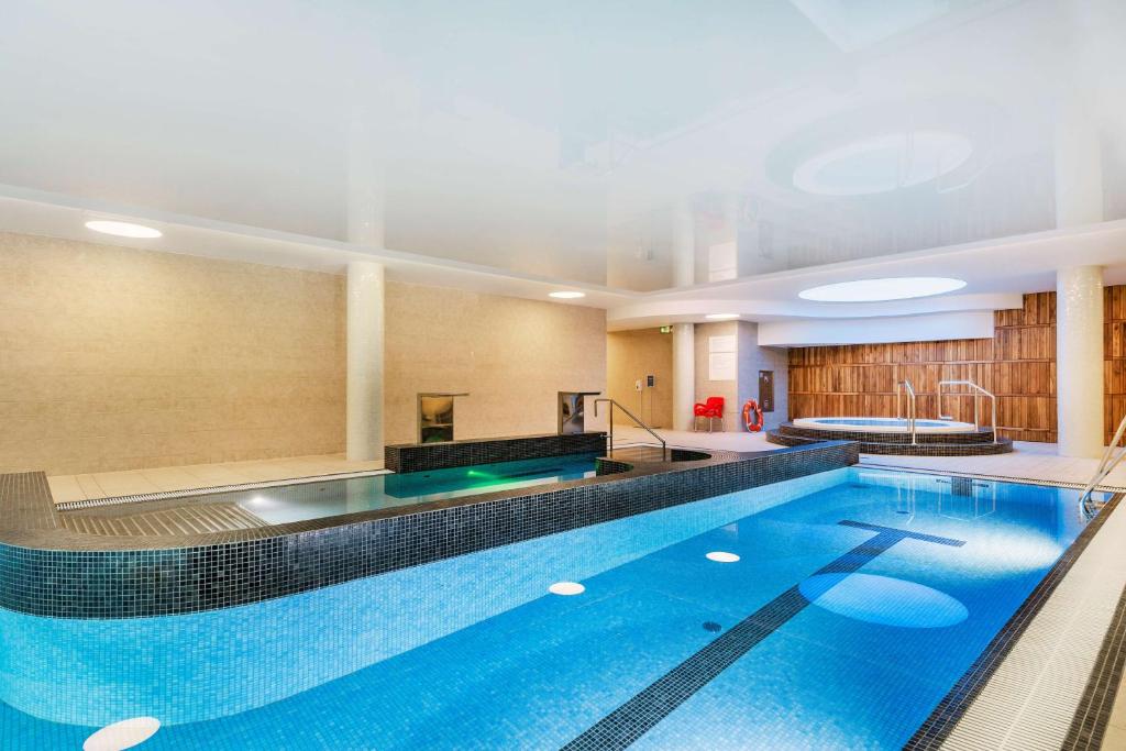 Kryty Basen DoubleTree by Hilton Krakow Hotel & Convention Center Kraków