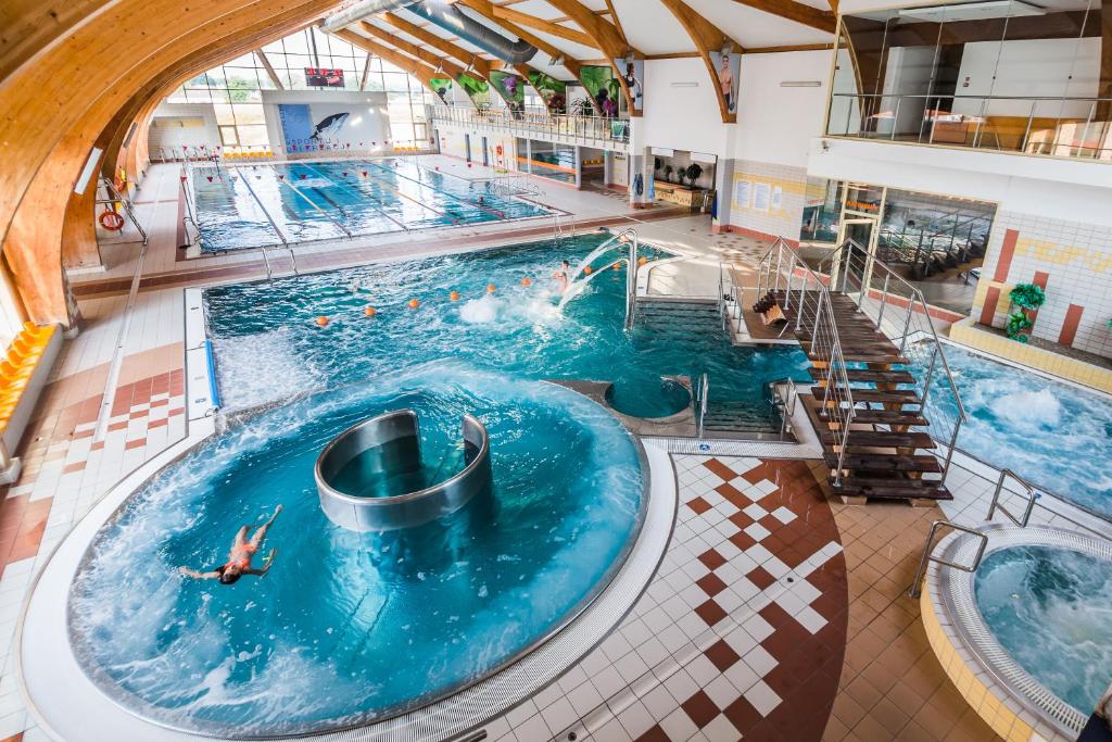 Kryty Basen Hotel i Aquapark Olender Toruń