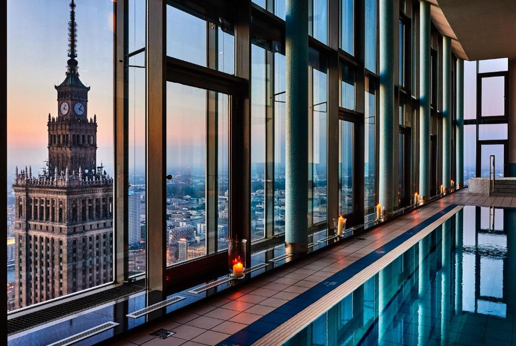 Kryty Basen InterContinental Warszawa, an IHG Hotel Warszawa