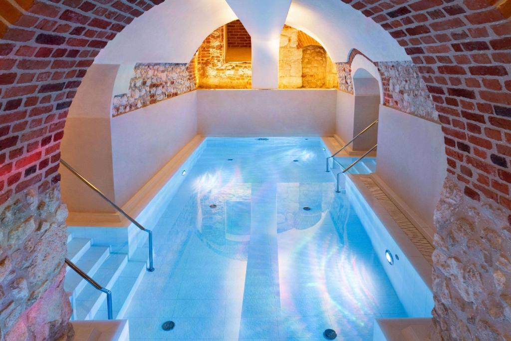 Kryty Basen Wyndham Grand Krakow Old Town Kraków