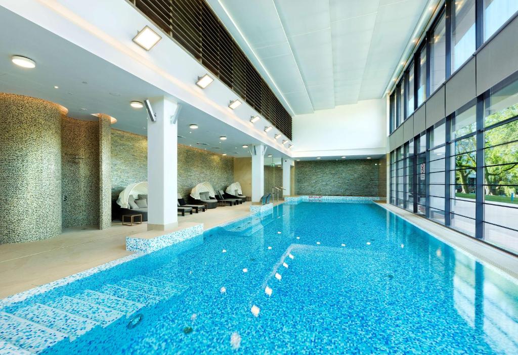 Ładny Basen DoubleTree by Hilton Hotel & Conference Centre Warsaw Warszawa