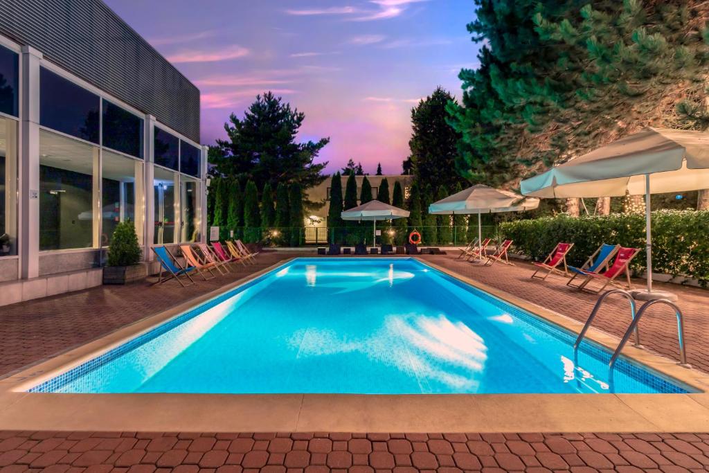 Ładny Basen Novotel Warszawa Airport Warszawa